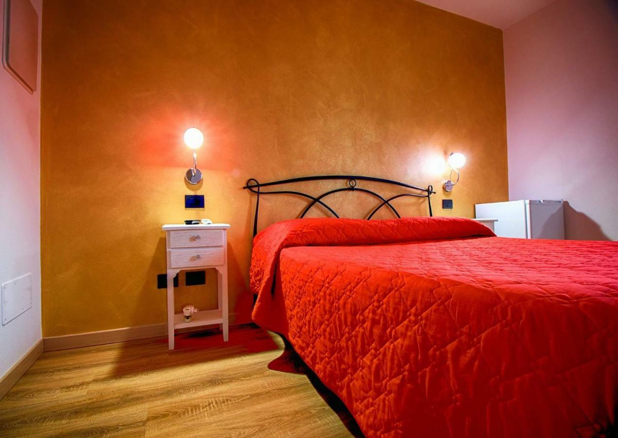 La Casa Dei Nonni Sul Garda Hotell Peschiera del Garda Eksteriør bilde